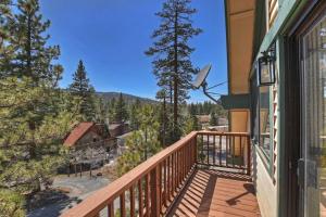 a balcony with a view of the mountains at Beautiful 3 BR Cabin/Great Views/Lots of Amenities in Big Bear Lake