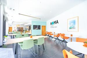 Studios by Aqua Natura Hotels餐厅或其他用餐的地方