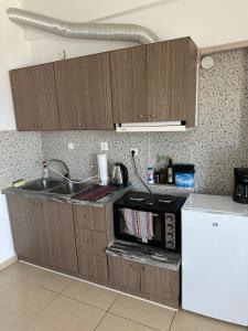 House With View的厨房或小厨房