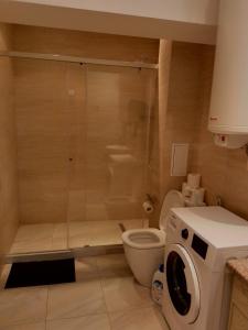 Golden Sands hotel tesisinde bir banyo