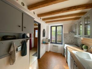 Kuchyňa alebo kuchynka v ubytovaní Gîte Les Tazons - Pays de George Sand