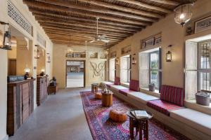 Al Seef Heritage Hotel Dubai, Curio Collection by Hilton的休息区