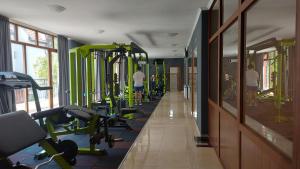 Fitness centrum a/nebo fitness zařízení v ubytování COCO Coworking & Coliving