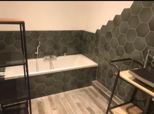 Gambar di galeri bagi Loft ERREKALDEA 3 chambres 140m2 1er étage ascenseur 200m mairie di Bayonne