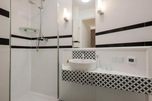 Łazienka w obiekcie Apartamenty Podwale