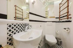 Łazienka w obiekcie Apartamenty Podwale