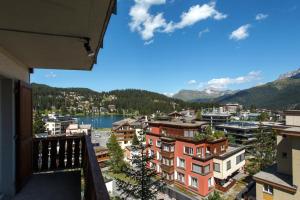 - Balcón con vistas a la ciudad y al lago en Les Chamois, en Arosa