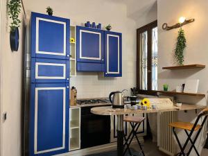 Η κουζίνα ή μικρή κουζίνα στο {Porta Venezia - Risorgimento} A/C WiFi +7 φωτογραφίες