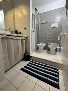 Ένα μπάνιο στο {Porta Venezia - Risorgimento} A/C WiFi