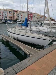 Fotografie z fotogalerie ubytování Dormir sur un bateau v destinaci Cap d'Agde