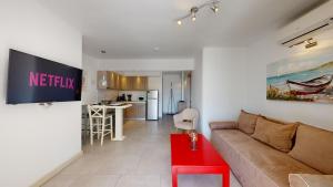 Acrotel Athena Villa的厨房或小厨房
