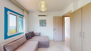 Acrotel Athena Villa的休息区