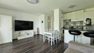 Gallery image of Vízparti Apartman in Balatonszárszó
