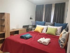 Postel nebo postele na pokoji v ubytování New The Twins Varna Two-Bedroom, Apt 3 at 15 Tsani Ginchev Street, floor 2