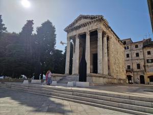 Địa danh địa phương gần căn hộ