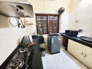 Gallery image of Spacious 3BHK House opp South City Mall in Kolkata