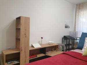 Postel nebo postele na pokoji v ubytování New The Twins Varna Two-Bedroom, Apt 3 at 15 Tsani Ginchev Street, floor 2