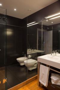 Vonios kambarys apgyvendinimo įstaigoje Apartamento no Cais do Sodré, zona com muita vida noturna, TTLSP55