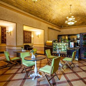 Restaurace v ubytování Shah Palace Luxury Museum Hotel