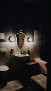 ห้องน้ำของ Beseelte LUXUS-Oase *Ästhet. Auszeit am Clarapark*