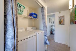 Φωτογραφία από το άλμπουμ του Scottsdale Condo about 1 Mi to Spring Training! σε Scottsdale +21 φωτογραφίες