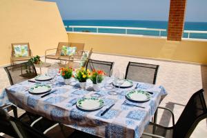 Fotografie z fotogalerie ubytování Primera línea de mar con terraza ático en Magic World - Marina Dor v destinaci Oropesa del Mar