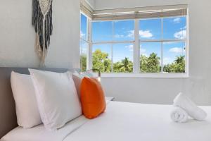 Cama o camas de una habitación en Treehouse Studio Hotel