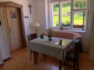 Fotografie z fotogalerie ubytování 127 let stará chalupa se spaním na peci a finskou saunou v destinaci Jistebnice + 34 fotografií