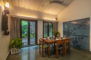 Φωτογραφία από το άλμπουμ του SaffronStays Artica - 2 BDR cottage near Fariyas in Lonavala σε Lonavala