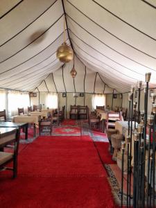 Restaurace v ubytování Tourza Desert Camp "Tents with Heating"
