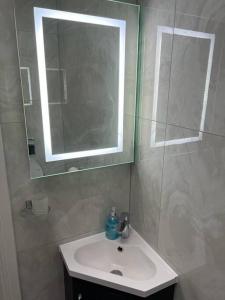 Vannituba majutusasutuses En-suite Double Room - Private Entrance & Free Parking