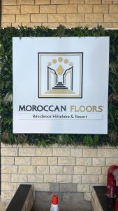 ein Zeichen für das Institut für die Widerstandsfähigkeit der morokkanischen Böden und das Resort in der Unterkunft Résidence hôtelière & Resort - Moroccan Floors in Tangier
