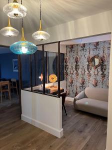 Postel nebo postele na pokoji v ubytování Villa de charme + 22 fotografií