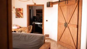 Fotografie z fotogalerie ubytování Bungalow Allende Famara con piscina privada y AC v destinaci Famara