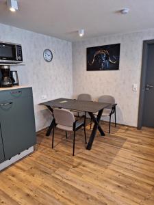 Kuchyň nebo kuchyňský kout v ubytování Pension Eichsfeld Zimmer 4 Standard + 2 fotografie
