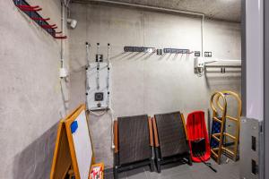 a group of chairs sitting in a room at Horní Mísečky - I3 Pohodlný a teplý apartmán u sjezdovky in Horni Misecky