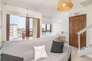 Posezení v ubytování Loft in Front of the Sea Benalmadena