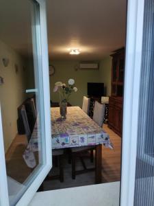 Posteľ alebo postele v izbe v ubytovaní apartman Zdravko