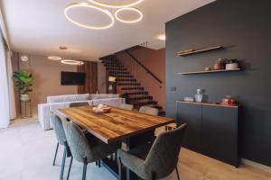 Fotografie z fotogalerie ubytování Iris Croatica J - deluxe apartment with shared pool, awarded BEST APARTMENT IN CROATIA 2024 v destinaci Oroslavje