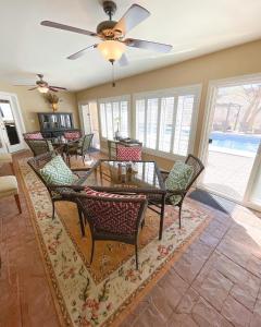 Posezení v ubytování The Inn at 37 Main + 19 fotografií