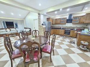 Φωτογραφία από το άλμπουμ του Grand Appart T5 avec Grande terrasse vue sur Mer σε Brarat