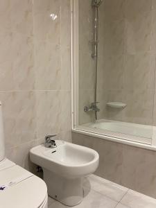 A bathroom at Hotel Agrelo