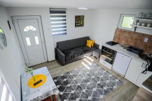 Kuchyň nebo kuchyňský kout v ubytování Vila Nina i Lux apartman