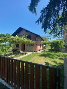 Zahrada ubytování Family-friendly apartments with swimming pool Plaski, Velebit - 20466
