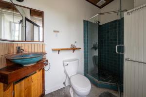 Vannituba majutusasutuses Owl's Nest Suites