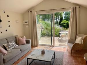 Posedenie v ubytovaní Appart13 piscine chauffée de luxe Belvoir13 à 10 min d Aix