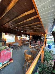 Gallery image of Tampa Bay Oasis in Tarpon Springs
