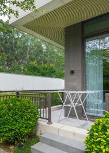 Balcone o terrazza di SongShan Lake PingShang Serviced Hotel