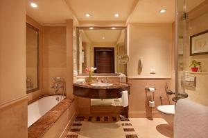 Koupelna v ubytování ITC Maratha, a Luxury Collection Hotel, Mumbai
