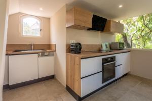 Zdjęcie z galerii obiektu Rez-villa 75m² piscine parking w miejscowości Saint-Raphaël +16 zdjęć